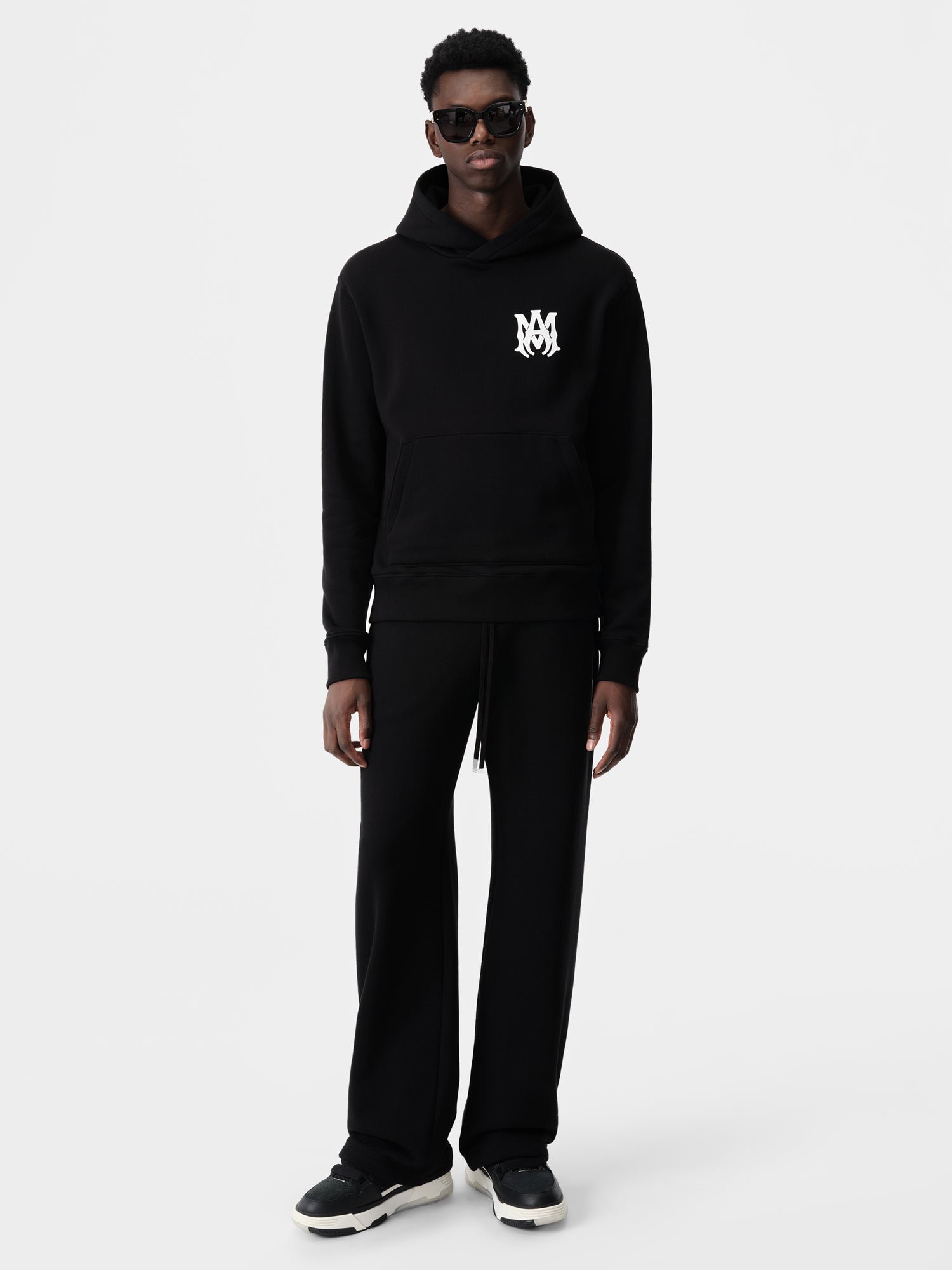 Product MA CORE LOGO HOODIE - Black featured image