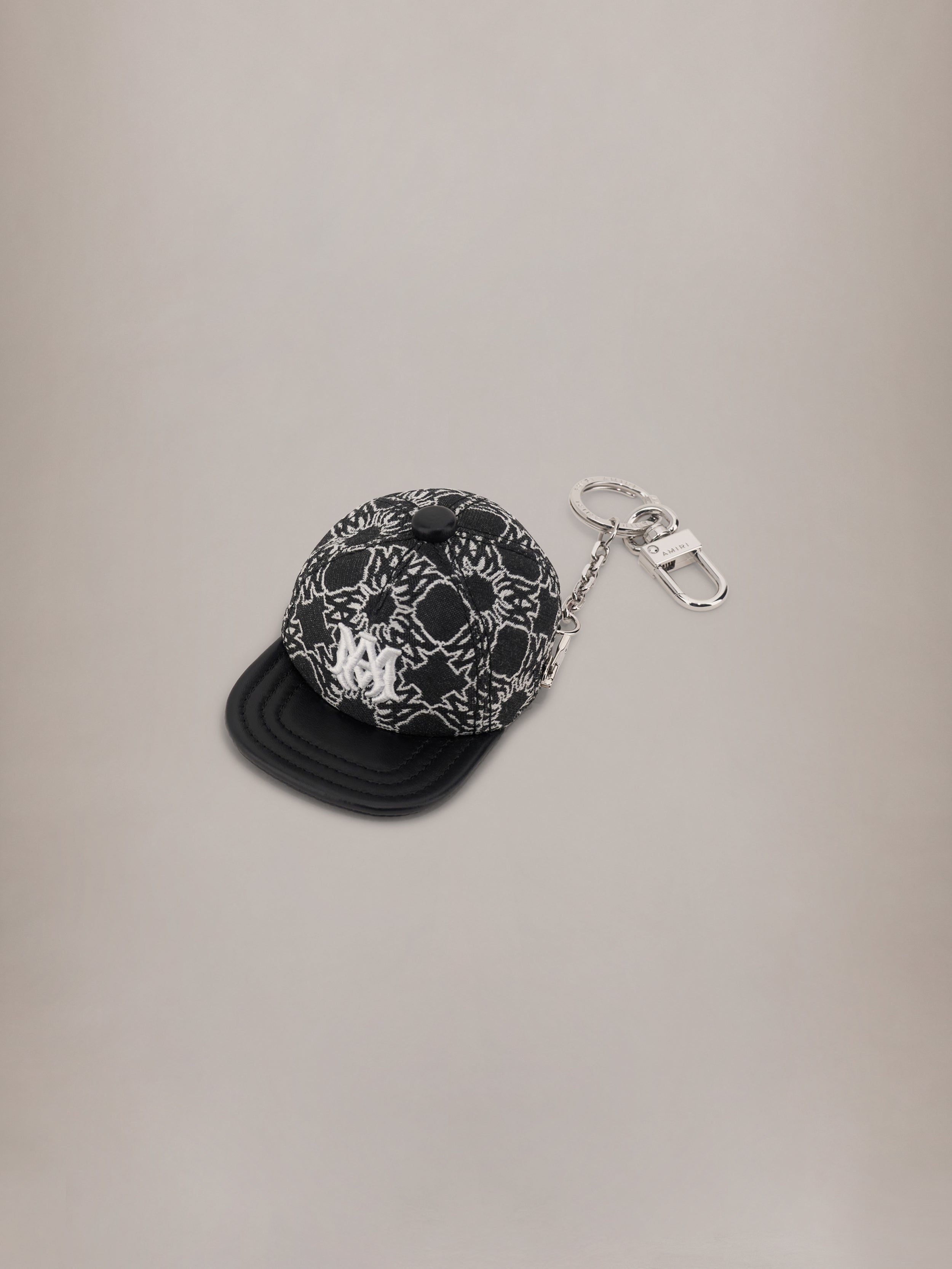 MA HAT KEYCHAIN - Black