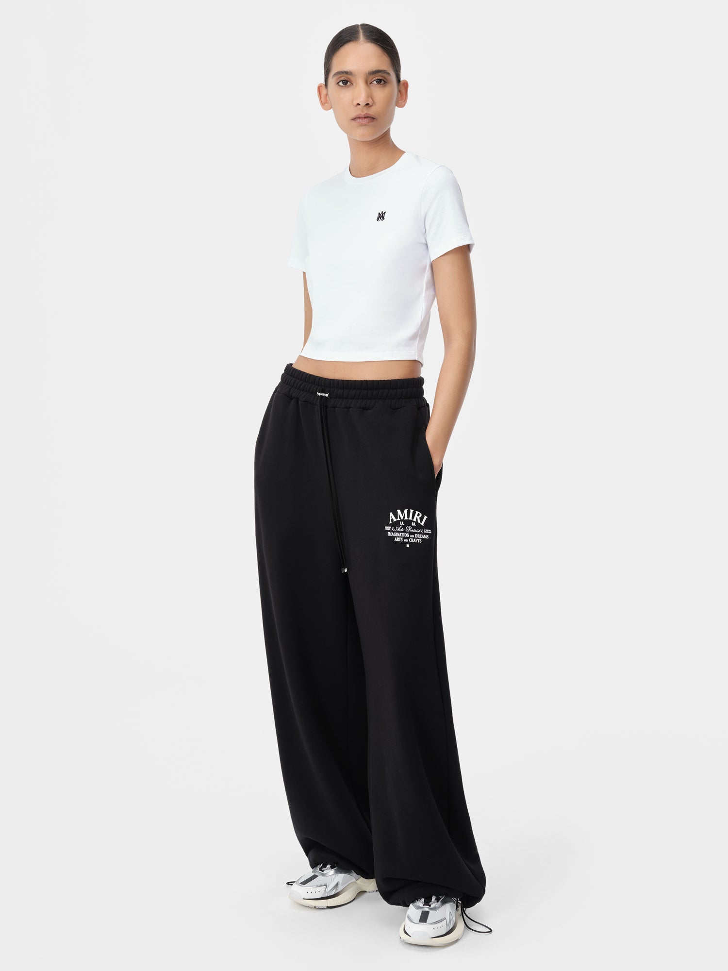 Product WOMEN - WOMEN'S ARTS DISTRICT FLARE SWEATPANT - Black featured image