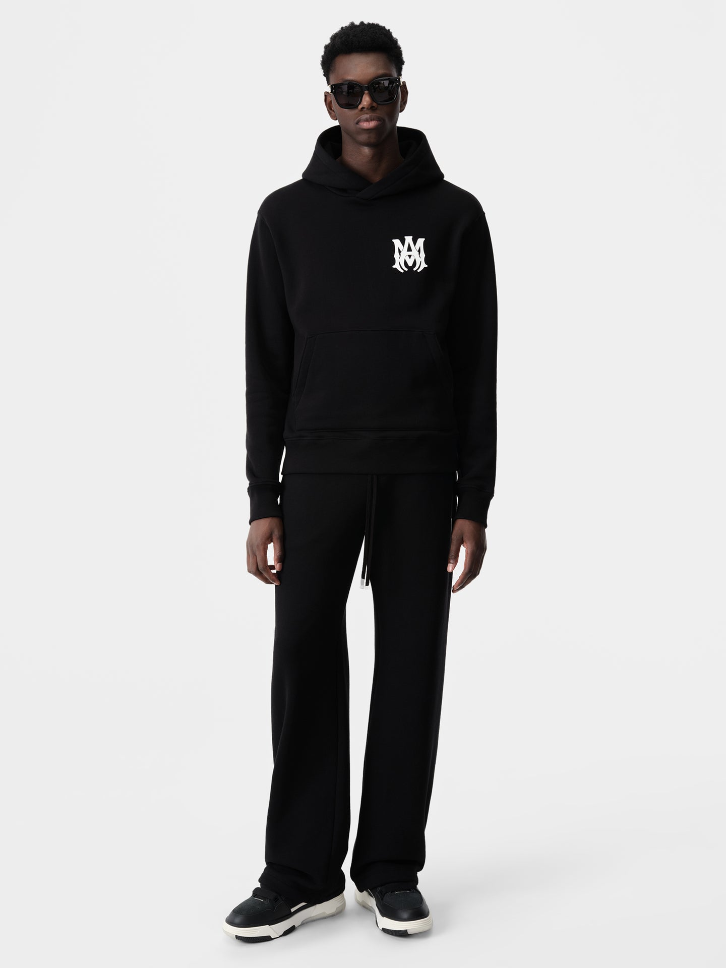 MA CORE LOGO HOODIE - Black